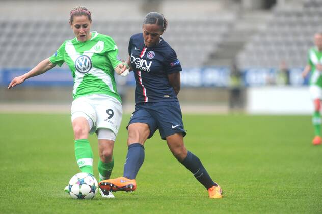 Aktuell Frauenfußball, Champions League, Halbfinale, Paris St. Germain - VfL Wolfsburg Marie Laure Delie (psg) - Anna BLASSE (wol) FOOTBALL FEMININ : Psg vs Wolfsburg - Ligue des Champions - 26 04 2015 FEP Panoramic 