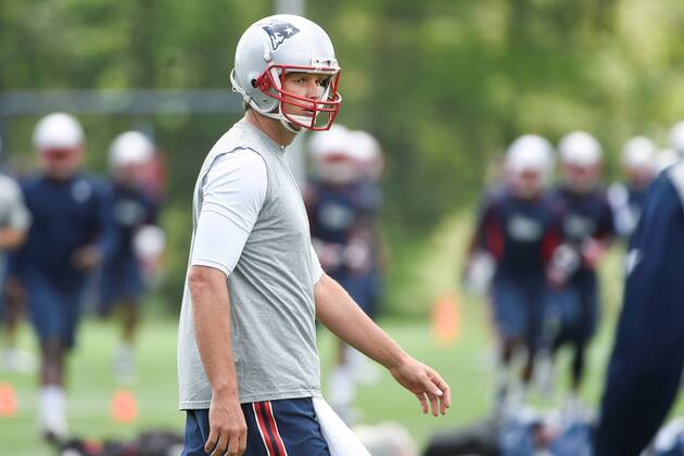 May 29, 2015 - Foxborough, Mass. - New England Patriots quarterback Tom Brady (12) participates in the team s organized activities in Foxborough Mass. Eric Canha CSM NFL American Football Herren USA 2015: Patriots Organized Team Activity MAY 29 - ZUMAc04_