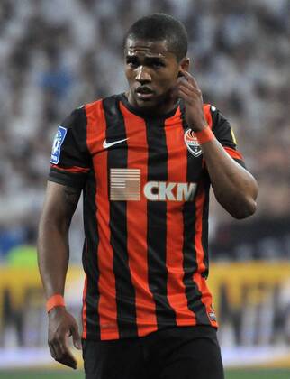 Aktuell Fußball, Ukraine, Pokalfinale, Dynamo Kiew - FC Shaktar Donetsk June 4, 2015 - Kiev, Ukraine - Douglas Costa Shakhtar reacts during the match between FC Dynamo Kyiv and FC Shakhtar Donetsk in the Ukrainian Cup final at the Olympic Stadium in Kiev, Ukraine, on June 04, 2015...Bayern Munich is interested in Brazilian midfielder of Shakhtar and try to buy a player, the estimated Ukrainian club of 25 million euros in the current season, according to the German press. Dynamo Kiev won at Shakhtar Donetsk in the Ukrainian Cup - ZUMAn230