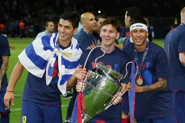 Luis Suarez FC Barcelona Barca 9), Lionel Messi (FC Barcelona 10) and Neymar (FC Barcelona 11) feiert mit dem Pokal nach dem Gewinn des Spiels waehrend des Champions League Finales zwischen Juventus Turin und dem FC Barcelona am 06.06.2015 im Berliner Olympia Stadion ( Copyright: Schueler Eibner-Pressefoto EP_JSE
