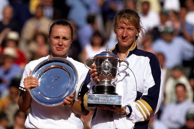 STEFFI GRAF - MARTINA HINGIS - ROLAND GARROS 1999 TENNIS : Roland Garros - Archives - Aufnahmedatum geschätzt TENNISMAG PANORAMIC 