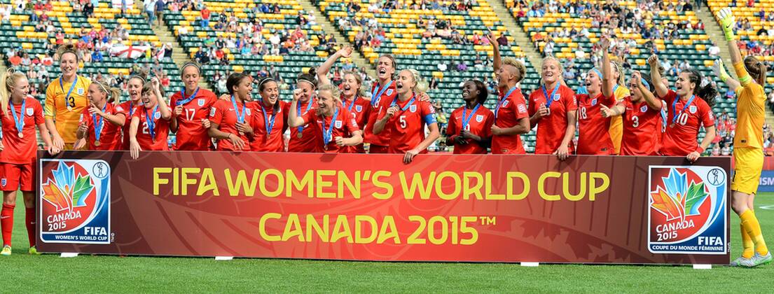 (150705) -- EDMONTON, July 4, 2015 -- Players of England celebrate after the third place match of the FIFA 2015 Women s World Cup against Germany at Commonwealth Stadium, in Edmonton, Canada, on July 4, 2015. England defeated Germany 1-0 in extra time and won the third place of the FIFA 2015 Women s World Cup. ) (SP)CANADA-VANCOUVER-FIFA WOMEN S WORLD CUP-THIRD PLACE WangxYuguo 