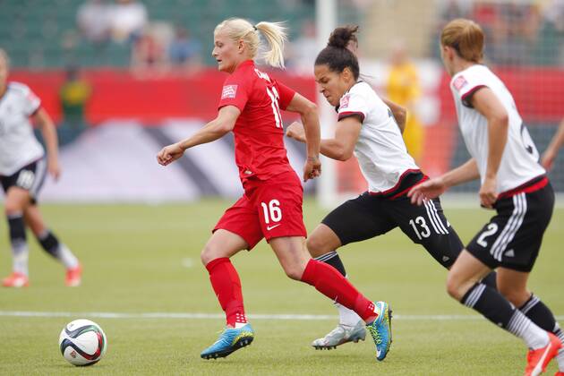 (L-R) Katie Chapman (ENG), Celia Sasic (GER), JULY 4, 2015 - Football Soccer : FIFA Women s World Cup Canada 2015 third place match between Germany 0-1 England at Commonwealth Stadium in Edmonton, Canada. NOxTHIRDxPARTYxSALES.  (qdwa041722)