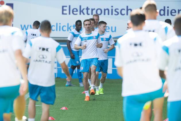 - GENT, BELGIUM: Gent s Sven Kums pictured during the fan day of Belgian first league soccer team KAA Gent, Saturday 11 July 2015, in Gent. KURTxDESPLENTER x04662230x