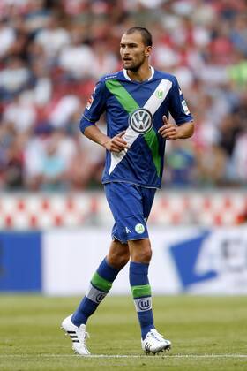 Bas Dost of VFL Wolfsburg during the pre-season friendly match between Ajax Amsterdam and VfL Wolfsburg on July 17, 2015 at the Amsterdam Arena at Amsterdam, The Netherlands. Ajax v VfL Wolfsburg Pre-Season Friendly 2015 2016 xVIxJeroenxPutmansxIVx 4108340