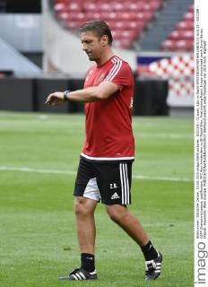 SOCCER - CL quali, Ajax vs Rapid AMSTERDAM,NETHERLANDS,03.AUG.15 - SOCCER - UEFA Champions League, qualification, AFC Ajax Amsterdam vs SK Rapid Wien, final training Rapid. Image shows head coach Zoran Barisic (Rapid). Keywords: Wien Energie. GEPAxpictures xM.xHoermandinger