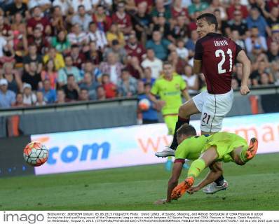 David Lafata, of Sparta, shooting, and Aleksei Berezutski of CSKA Moscow in action during the third qualifying round of the Champions League return match between AC Sparta Prague and CSKA Moscow in Prague, Czech Republic, on Wednesday, August 5, 2015. (CTKxPhoto MichalxDolezal) CTKPhotoP201508050848101  dol 011