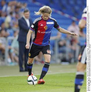 05.08.2015 Basel Schweiz , Fussball Herren Saison 2015 2016 Stadion Sr.Jakob Park Champions League Qualifikation Rueckspiel FC Basel - KKS Lech Poznan Bild zeigt Birkir Bjarnason (FC Basel) .Aktion Einzelbild Foto 