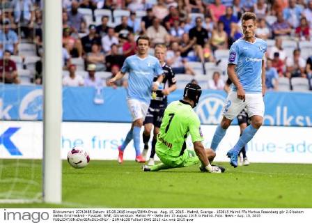 Aug. 15, 2015 - Malmö, Sverige - 150815 Malmö FFs Markus Rosenberg gör 2-0 bakom Gefles Emil Hedvall - Fussball, SWE, Allsvenskan: Malmö FF - Gefle den 15 august 2015 in Malmö..Foto: News - Aug. 15, 2015  - ZUMAb138