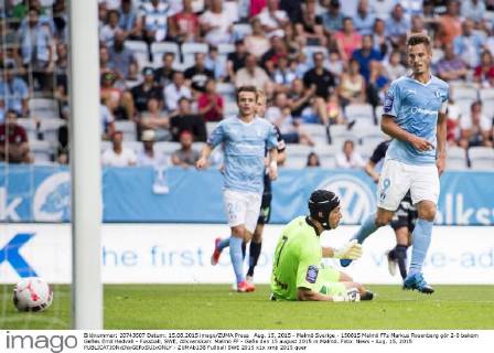 Aug. 15, 2015 - Malmö Sverige - 150815 Malmö FFs Markus Rosenberg gör 2-0 bakom Gefles Emil Hedvall - Fussball, SWE, Allsvenskan: Malmö FF - Gefle den 15 august 2015 in Malmö..Foto: News - Aug. 15, 2015  - ZUMAb138
