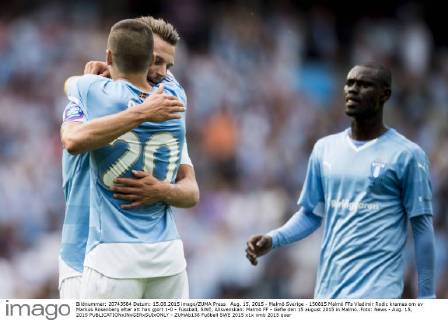 Aug. 15, 2015 - Malmö Sverige - 150815 Malmö FFs Vladimir Rodic kramas om av Markus Rosenberg efter att han gjort 1-0 - Fussball, SWE, Allsvenskan: Malmö FF - Gefle den 15 august 2015 in Malmö..Foto: News - Aug. 15, 2015  - ZUMAb138