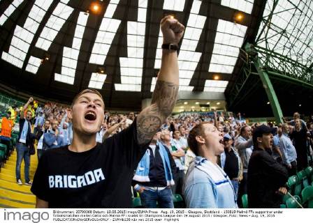 Aug. 19, 2015 - Glasgow, Skottland - 150819 Malmö FFs supportrar under fotbollsmatchen mellan Celtic och Malmö FF i kvalet till Champions League den 19 augusti 2015 i Glasgow..Foto: News - Aug. 19, 2015 - ZUMAb138
