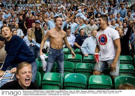 Aug. 19, 2015 - Glasgow, Skottland - 150819 Malmö FFs supportrar under fotbollsmatchen mellan Celtic och Malmö FF i kvalet till Champions League den 19 augusti 2015 i Glasgow..Foto: News - Aug. 19, 2015 - ZUMAb138