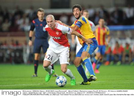 Aktuell Fußball, Champions League Playoff, AS Monaco - FC Valencia ANDREA RAGGI (asm) - Daniel Parejo (val) - BUT - Champions League Quali, AS Monaco vs. Valencia CF - 25 08 2015 FEP Panoramic