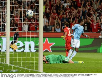26.08.2015, xjhx, Fussball Champions League Quali, Bayer 04 Leverkusen - Lazio Rom, emspor, v.l. Etrit Berisha (Lazio Rom), Admir Mehmedi (Bayer Leverkusen) Goal scored, Tor zum 2:0