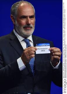 Aug. 27, 2015 - Monaco, Monaco - ANDONI ZUBIZARRETA shows the draw result of PSV Eindhoven during the UEFA Champions League Draws 2015 - 16 at Grimaldi Forum. Soccer 2015 - UEFA Champions League 2015 - 16 Draw  - ZUMAm119
