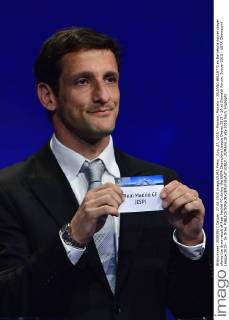 Aug. 27, 2015 - Monaco, Monaco - JULIANO BELLETTI ex Barcelona soccer player shows the draw result of Real Madrid FC during the UEFA Champions League Draws 2015 - 16 at Grimaldi Forum. Soccer 2015 - UEFA Champions League 2015 - 16 Draw - ZUMAm119