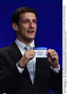 Aug. 27, 2015 - Monaco, Monaco - JULIANO BELLETTI ex Barcelona soccer player shows the draw result of FC Porto during the UEFA Champions League Draws 2015 - 16 at Grimaldi Forum. Soccer 2015 - UEFA Champions League 2015 - 16 Draw - ZUMAm119