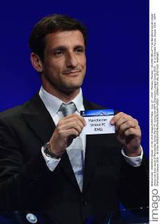 Aug. 27, 2015 - Monaco, Monaco - JULIANO BELLETTI ex Barcelona soccer player shows the draw result of Manchester United ManU FC during the UEFA Champions League Draws 2015 - 16 at Grimaldi Forum. Soccer 2015 - UEFA Champions League 2015 - 16 Draw - ZUMAm119