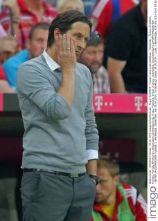Roger SCHMIDT, Trainer LeverkusenHalbfigur, Freisteller , Aktion, Einzelbild, Portrait, Porträt, Emotionen, enttaeuscht, Enttaeuschung, Frust, frustriert, Trauer ,traurig, verzweifelt, Verzweiflung FC BAYERN MUENCHEN - BAYER 04 LEVERKUSEN Fussball 1. Bundesliga , Muenchen, am 29.08.2015, 03.Spieltag, Saison 2015 2016, 1.Liga, 1.Bundesliga, FCB