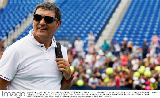 TENNIS - ATP Tennis Herren US Open 2015 NEW YORK CITY,NEW YORK,USA,29.AUG.15 - TENNIS - ATP World Tour, US Open 2015, Grand Slam, Flushing Meadows, preview, training. Image shows Toni Nadal, the coach of Rafael Nadal (ESP). GEPAxpictures xMatthiasxHauer
