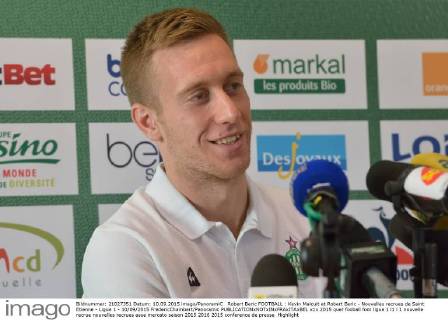 Robert Beric FOOTBALL : Kevin Malcuit et Robert Beric - Nouvelles recrues de Saint Etienne - Ligue 1 - 10 09 2015 FredericChambert Panoramic 