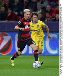 16.09.2015, xovx, Fussball UEFA Champions League, Bayer 04 Leverkusen - Bate Baryssau, emspor v.l. Kevin Kampl (Bayer 04 Leverkusen), Evgeni Yablonski (BATE Borisov), Aktion.