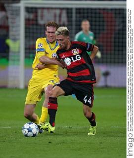 16.09.2015, xovx, Fussball UEFA Champions League, Bayer 04 Leverkusen - Bate Baryssau, emspor v.l. Zweikampf zwischen Aleksandr Hleb (BATE Borisov) und Kevin Kampl (Bayer 04 Leverkusen), Aktion.