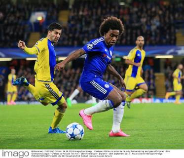 Chelsea s Willian in action as he pulls his hamstring and goes off injured UEFA Champions League - Chelsea vs Maccabi Tel Aviv - Stamford Bridge - England - 16th September 2015 - Picture David Klein Sportimage EDITORIAL USE ONLY. No use with unauthorised audio, video, data, fixture lists, club league logos or live services. Online in-match use limited to 120 images, no video emulation. No use in betting, games or single club league player publications.