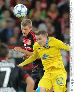 lv8 Lars BENDER, Lev 8 im Kopfballduell mit Mikhail GORRDEYCHUK, Borisov 62 BAYER 04 LEVERKUSEN - FC BATE BORISOV , Fussball UEFA Champions League, Gruppenphase, Leverkusen, 16.09.2015 CL Saison 2015 2016,