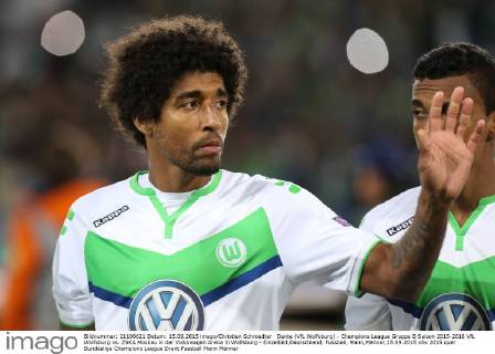 Dante (VfL Wolfsburg) - Champions League Gruppe B Saison 2015-2016 VfL Wolfsburg vs. ZSKA Moskau in der Volkswagen Arena in Wolfsburg - Einzelbild,Deutschland, Fussball, Mann,Männer,15.09.2015