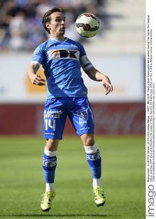 - GENT, BELGIUM: Gent s Sven Kums pictured in action during the Jupiler Pro League match between KAA Gent and Standard de Liege, in Gent, Sunday 20 September 2015, on day 8 of the Belgian soccer championship. YORICKxJANSENS x04704429x