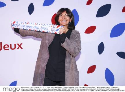 Aktuell Olympia 2024, Ausrichter-Kandidat Paris präsentiert Kampagne Anne Hidalgo Paris bewirbt sich für die Olympischen Sommerspiele 2024 - CNOSF - 25 09 2015 GwendolineLeGoffx 