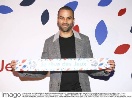 Aktuell Olympia 2024, Ausrichter-Kandidat Paris präsentiert Kampagne Tony Parker Paris bewirbt sich für die Olympischen Sommerspiele 2024 - CNOSF - 25 09 2015 GwendolineLeGoffx 