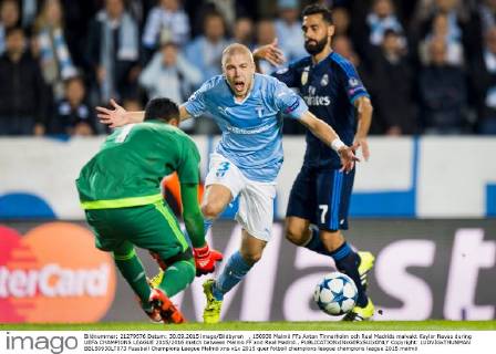 , 150930 Malmö FFs Anton Tinnerholm och Real Madrids malvakt Keylor Navas during UEFA CHAMPIONS LEAGUE 2015 2016 match between Malmö FF and Real Madrid..  Copyright: LUDVIGxTHUNMAN BB150930LT073