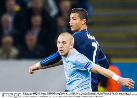 , 150930 Malmö FFs Anton Tinnerholm och Real Madrids Cristiano Ronaldo during UEFA CHAMPIONS LEAGUE 2015 2016 match between Malmö FF and Real Madrid..  Copyright: LUDVIGxTHUNMAN BB150930LT115