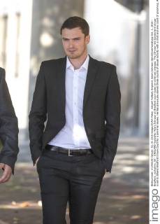 Aktuell Fußball, England, Adam Johnson Gerichtsverhandlung Oct. 2, 2015 - Bradford, yorkshire, UK - ENGLAND footballer Adam Johnson at Bradford court today on child sex charges. The 28-year-old Sunderland winger is set to attend Bradford Crown Court for a pre-trial review. He has previously denied three counts of sexual activity with a child and one count of grooming. Adam Johnson  - ZUMAl94_