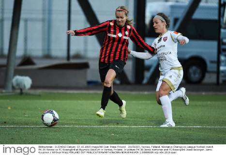 20151007, Vantaa, Finland. Women s Champions League football match PK-35 Vantaa vs FC Roseng?rd at Myymaki Stadium in Vantaa, Fniland. In picture PK-35 Jenna Korhonen and FC Roseng?rd Josee Belanger. Jarno Kuusinen All Over Press FINLAND OUT 1.03555935