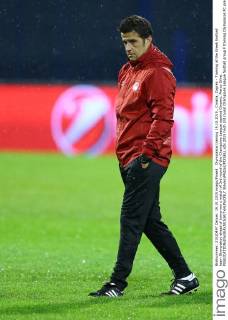 Olympiakos training 19.10.2015., Croatia, Zagreb - Training of the Greek football team Olympiakos ahead of tomorrow s match of 3rd round of the Champions League against Dinamo. Marco Silva.  SlavkoxMidzor PIXSELL