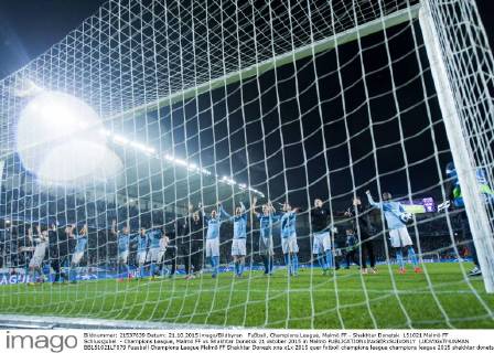 Fußball, Champions League, Malmö FF - Shakhtar Donetsk 151021 Malmö FF Schlussjubel - Champions League, Malmö FF vs Shakhtar Donetsk 21 oktober 2015 in Malmö  LUDVIGxTHUNMAN BB151021LT079