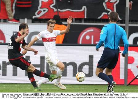 Leverkusen Admir Mehmedi (Bayer 04 Leverkusen 14) mit dem Tor zum 4:3 Bayer 04 Leverkusen vs VfB Stuttgart, Fussball, 1. Bundesliga, 24.10.2015, Copyright: Schülerx xEibner-Pressefoto EP_jse
