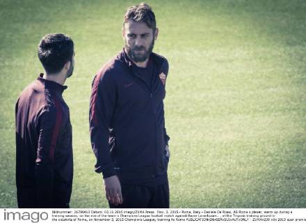 Nov. 3, 2015 - Rome, Italy - Daniele De Rossi, AS Roma s player, warm up during a training session, on the eve of the team s Champions League football match against Bayer Leverkusen.. , at the Trigoria training ground in the outskirts of Rome, on November 3, 2015 Champions League; training As Roma  - ZUMAn230