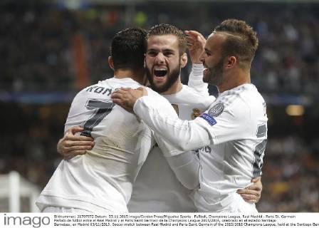 Fußball, Champions League, Real Madrid - Paris St. Germain Partido de futbol entre el Real Madrid y el Paris Saint Germain de la Champions League 2015 2016, celebrado en el estadio Santiago Bernabeu, en Madrid 03 11 2015. Soccer match between Real Madrid and Paris Saint Germain of the 2015 2016 Champions League, held at the Santiago Bernabeu stadium, in Madrid 11 03 2015. Players of Real Madrid celebrate after scoring