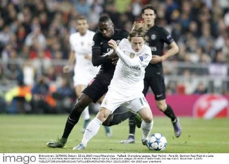 Fußball, Champions League, Real Madrid - Paris St. Germain Real Madrid s Luka Modric (r) and Paris Saint-Germain s Blaise Matuidi during Champions League 2014 2015 Semi-finals 2nd leg match. November 3,2015. (2015110303)