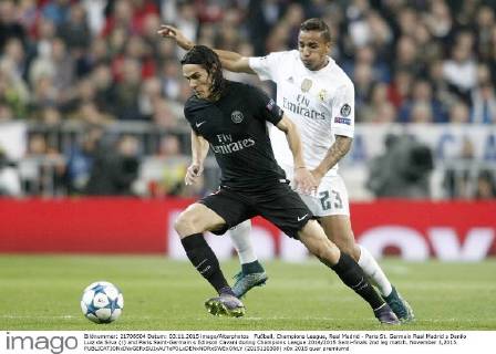 Fußball, Champions League, Real Madrid - Paris St. Germain Real Madrid s Danilo Luiz da Silva (r) and Paris Saint-Germain s Edinson Cavani during Champions League 2014 2015 Semi-finals 2nd leg match. November 3,2015. (2015110308)