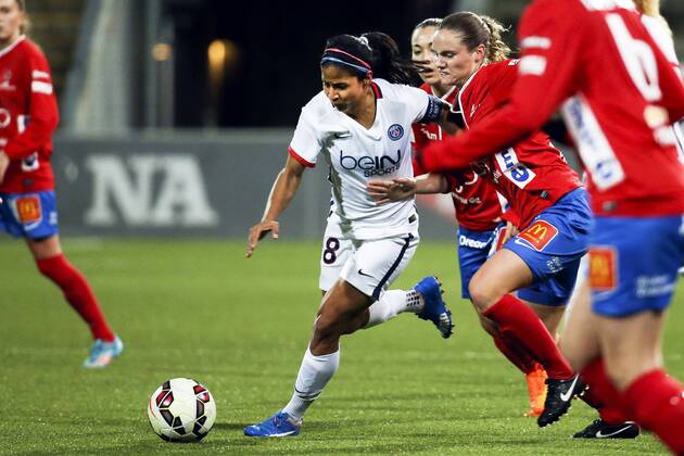 Fußball, Damen Champions League, KIF Örebro - Paris St. Germain 151111 Paris Erika Cristiano dos Santos under fotbollsmatchen i Womens Champions League mellan Kif Örebro och Paris SG den 11 november 2015 i Örebro.  Copyright: JOHANxBERNSTRÖM BB151111BB213