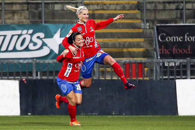 Fußball, Damen Champions League, KIF Örebro - Paris St. Germain 151111 Örebros Sanna Talonen jublar efter 1-0 under fotbollsmatchen i Womens Champions League mellan Kif Örebro och Paris SG den 11 november 2015 i Örebro.  Copyright: JOHANxBERNSTRÖM BB151111BB232