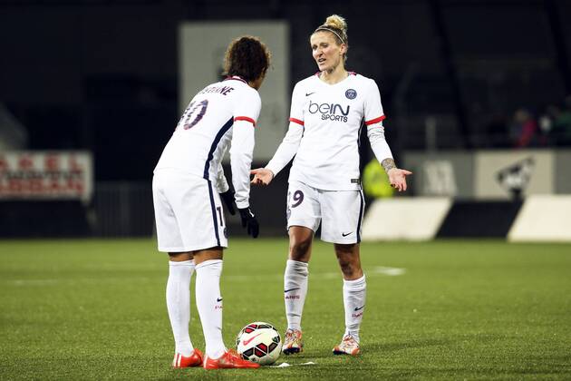 151111 Paris Cristiane Rozeira och Anja Mittag under fotbollsmatchen i Womens Champions League mellan Kif Örebro och Paris SG den 11 november 2015 i Örebro.  Copyright: JOHANxBERNSTRÖM BB151111BB268