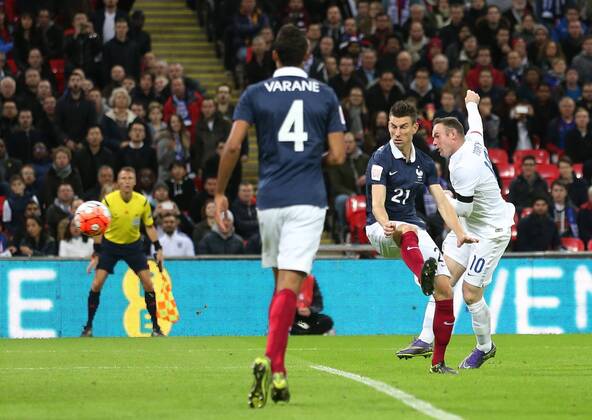 England s Wayne Rooney scoring his sides second goal International Friendly Länderspiel Match- England v France - Wembley Stadium - England - 17th November 2015 - Picture David Klein Sportimage EDITORIAL USE ONLY. No use with unauthorised audio, video, data, fixture lists, club league logos or live services. Online in-match use limited to 120 images, no video emulation. No use in betting, games or single club league player publications.