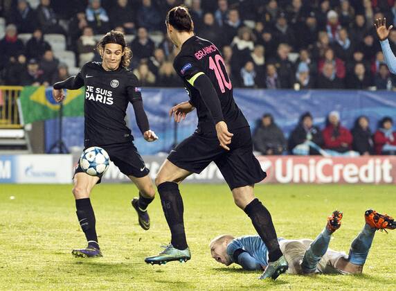 Malmoe Sweden 2015-11-25 Champions League 2015 16 Malmö FF(SWE) vs PSG(F) Zlatan Ibrahimovic(PSG) kicked Anton Tinnerholm(SWE) -  4.04937162